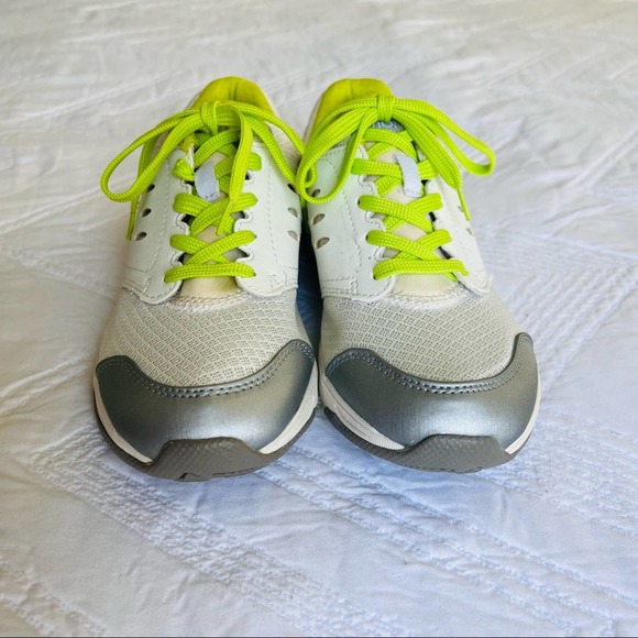 NEW Vionic Venture Walking Sneakers Neon Yellow Lime Green White ortho Shoes 6 - Picture 3 of 9